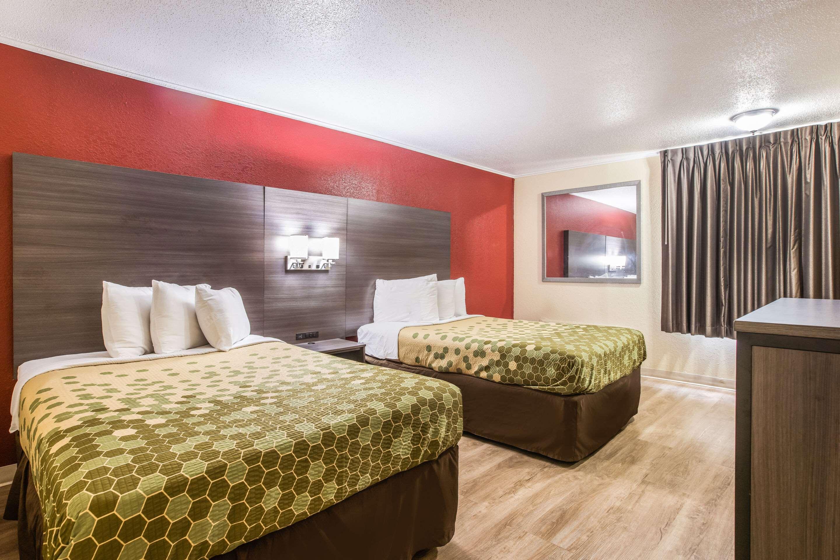 Econo Lodge Савана Екстериор снимка