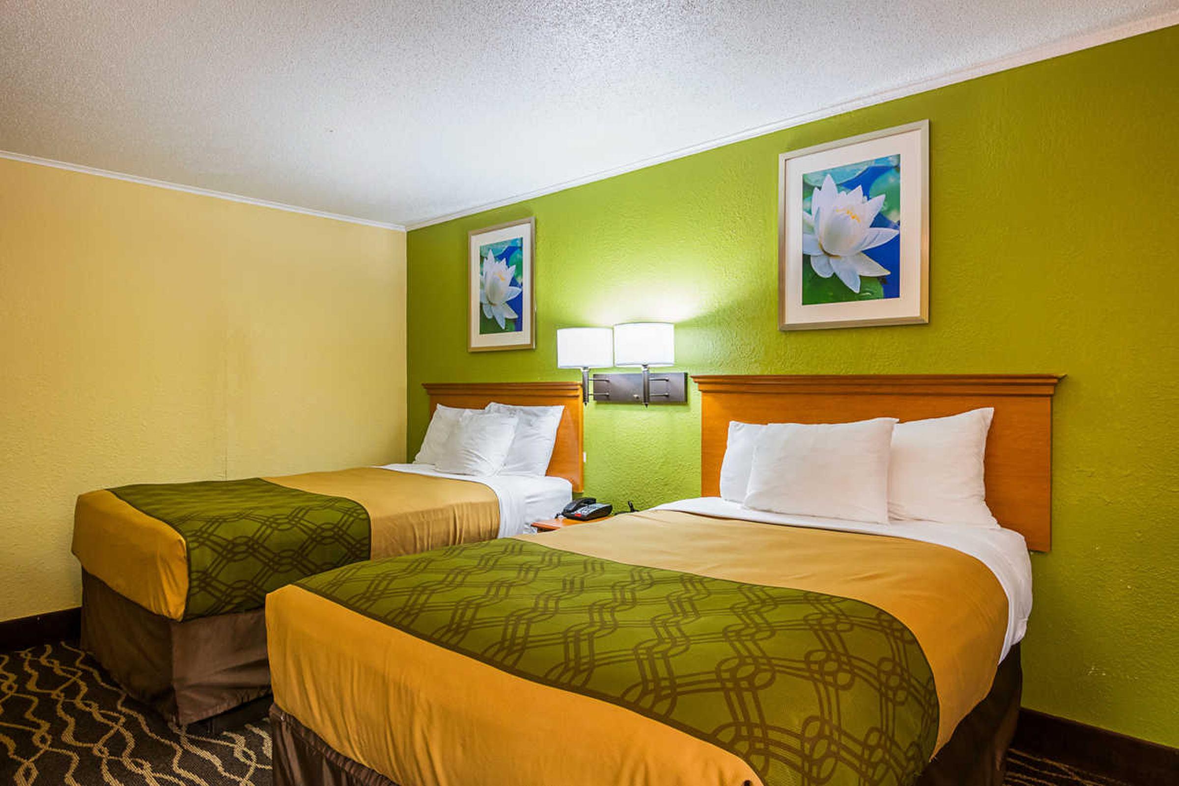 Econo Lodge Савана Екстериор снимка