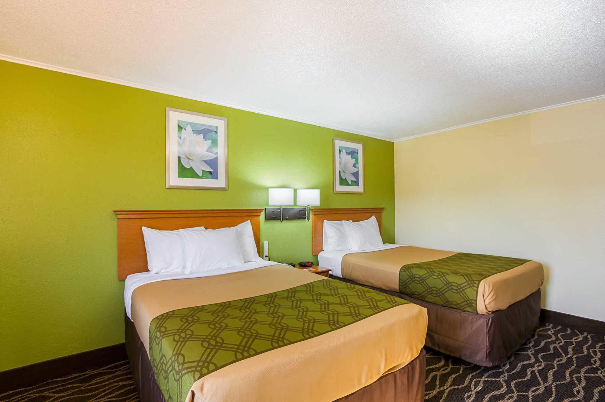 Econo Lodge Савана Екстериор снимка